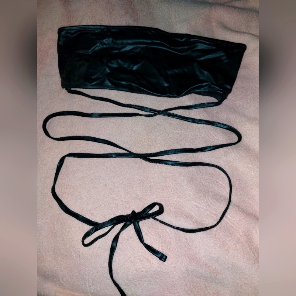 BLACK TUBE TOP CROP TOP FAUX LEATHER